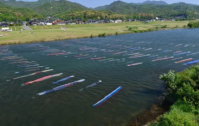 三方を海に囲まれた自然豊かな場所。
